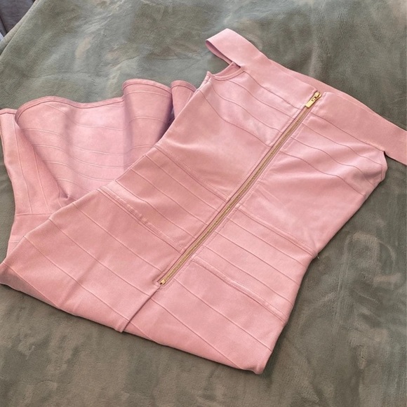 Dress - Picture 4 of 5